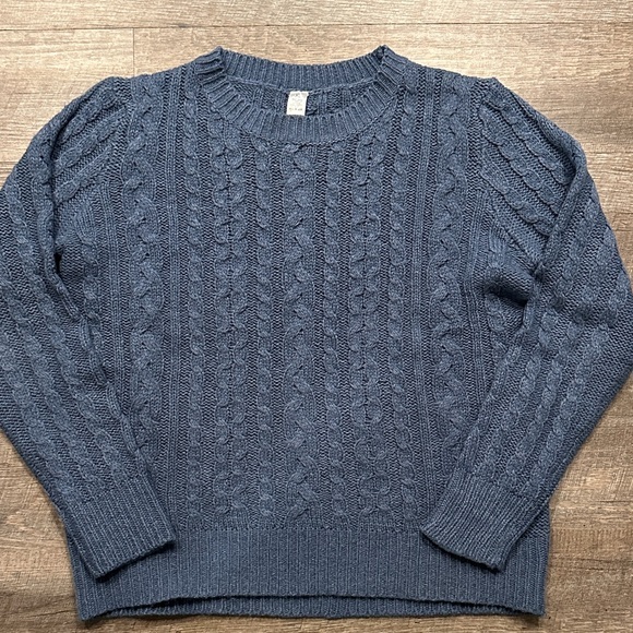 Sweaters - Blue Cable Knit crewneck Sweater Size XL